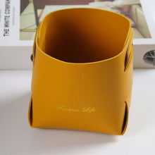 Load image into Gallery viewer, Fashion Life Series Leather Pen Holder