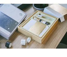Load image into Gallery viewer, Golden Planet Notebook Set+USB Lamp