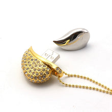 Load image into Gallery viewer, Exotic Golden Neckless Flash Drive