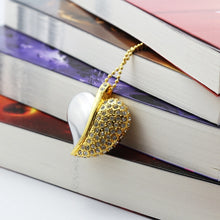 Load image into Gallery viewer, Exotic Golden Neckless Flash Drive