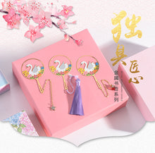 Load image into Gallery viewer, Japanese Swan Gold Bookmarks