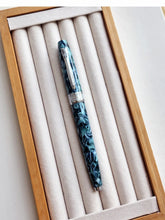 Load image into Gallery viewer, Van Gogh Sky Fountain Pen - Limited Edition - Original Kawaii Pen
