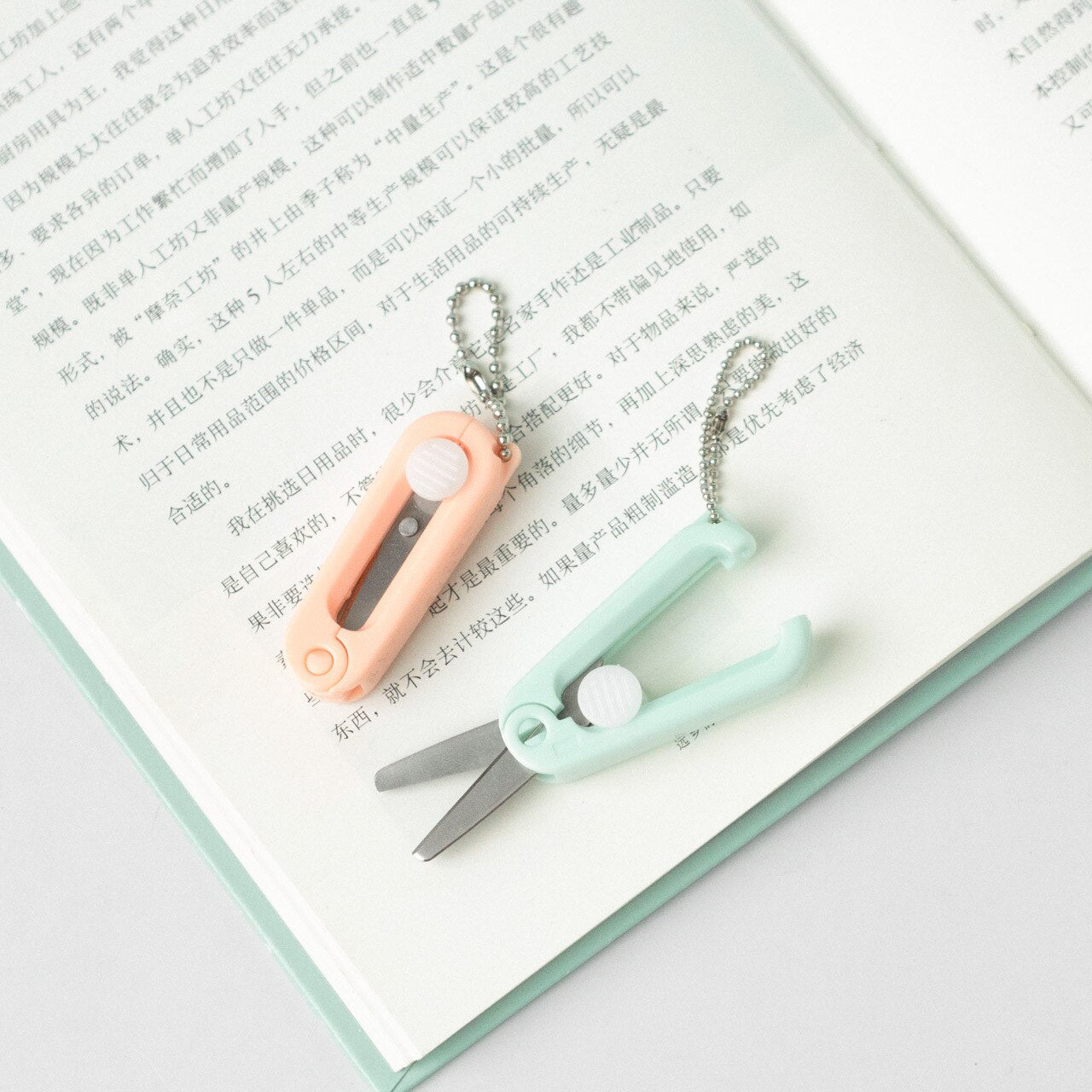 Mini Foldable Scissors (5 colors) – Original Kawaii Pen